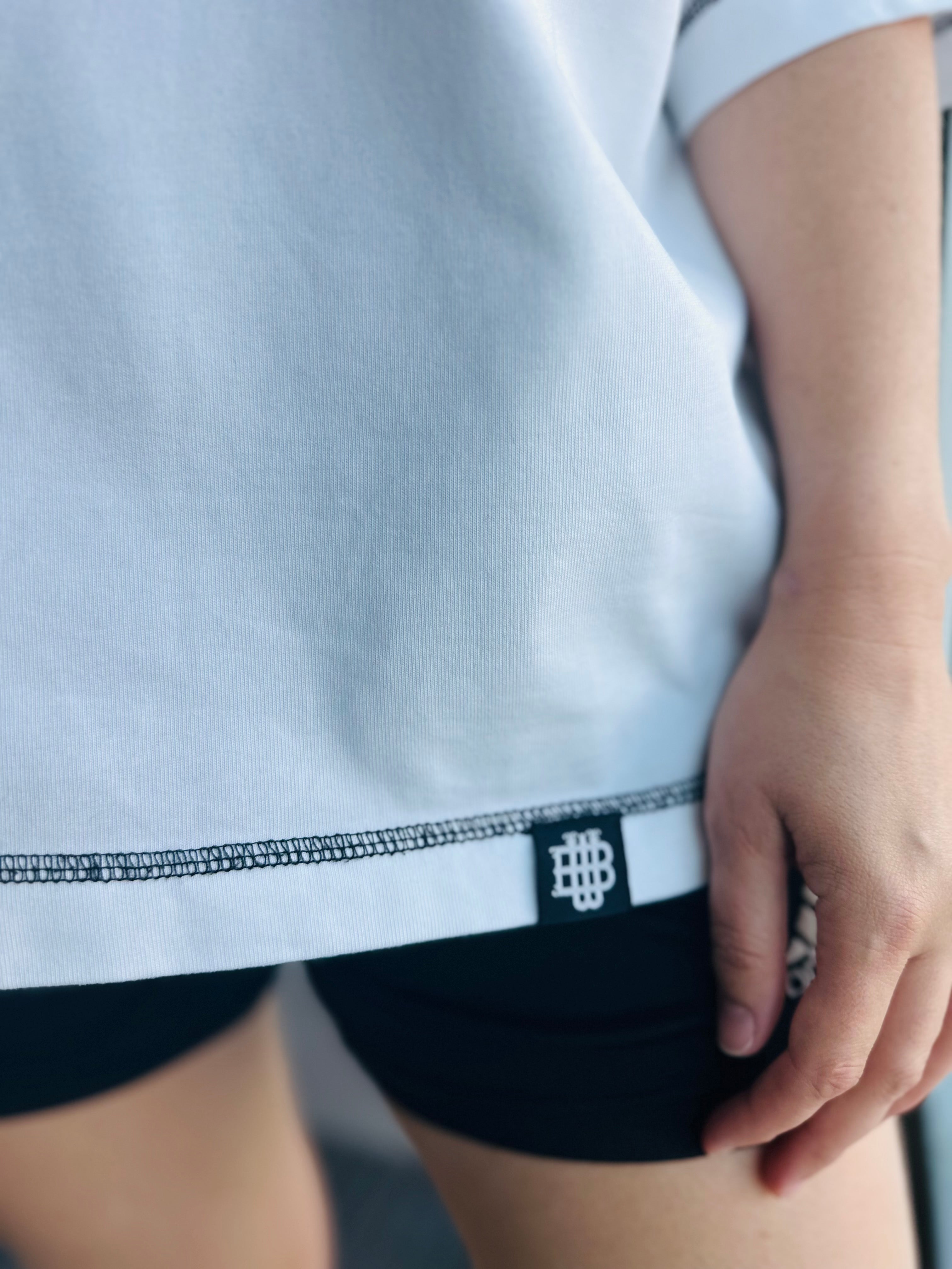 WHITE STITCH