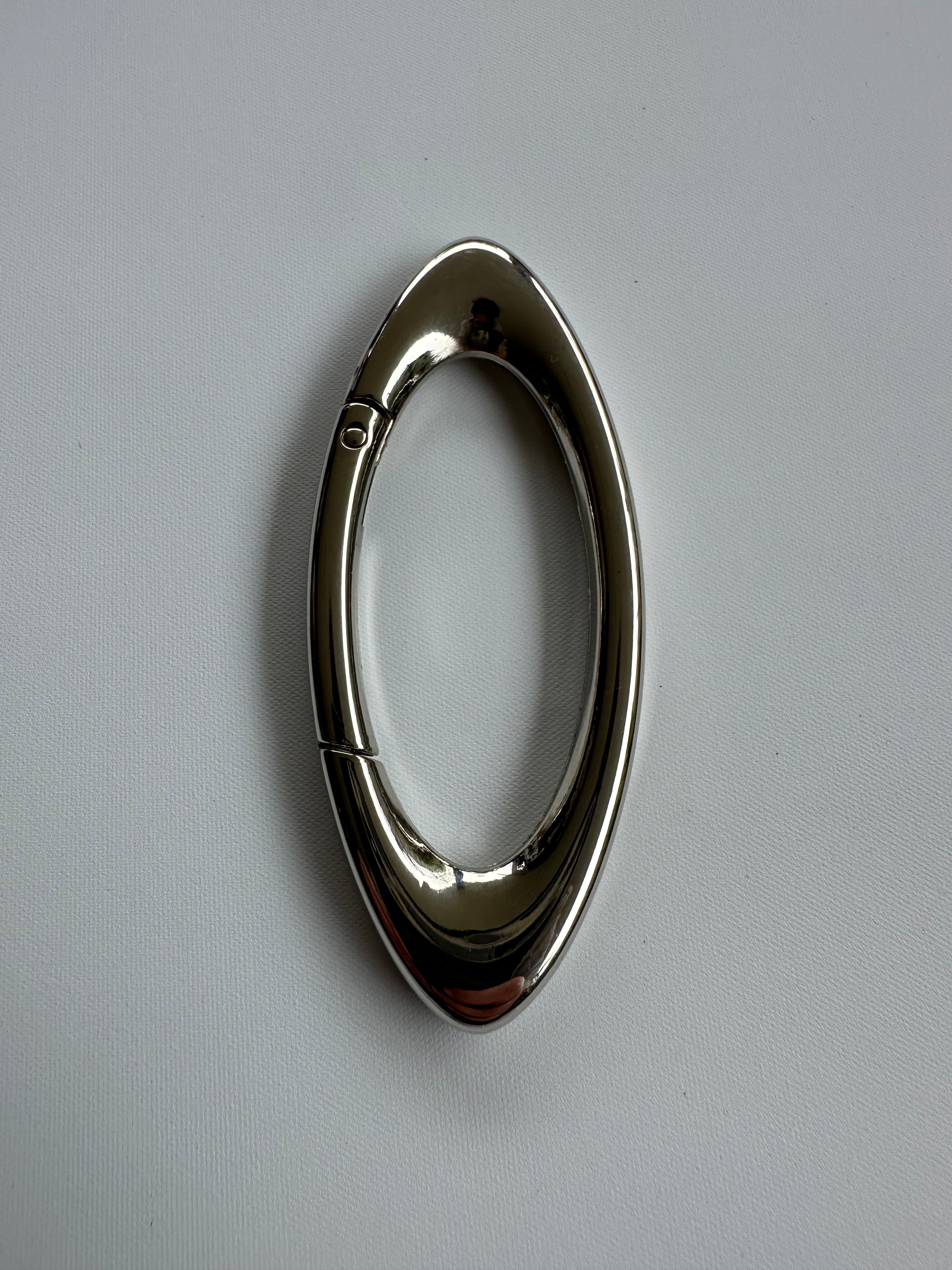 OVAL CARABINER